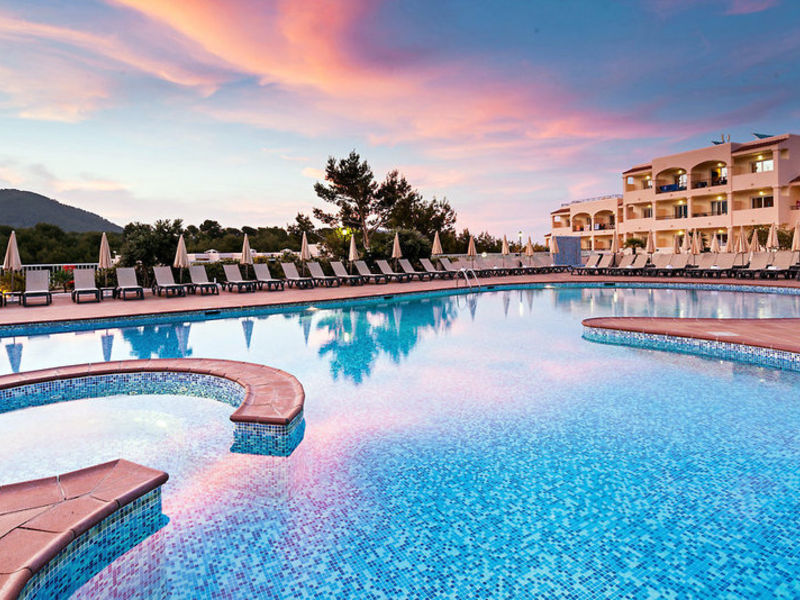 Invisa Club Cala Blanca