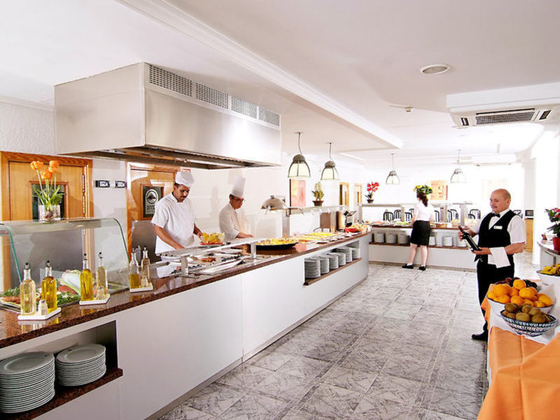 Invisa Hotel Es Pla