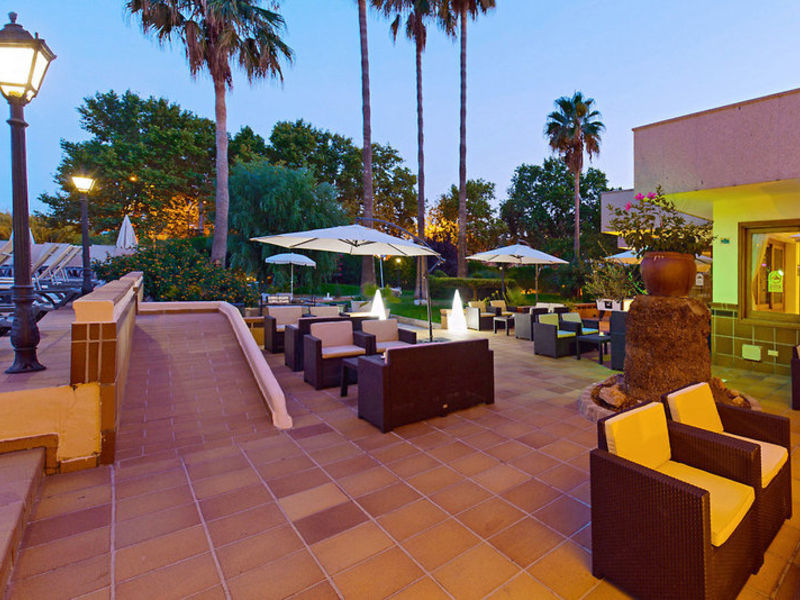 Invisa Hotel Es Pla