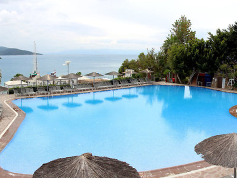 Isis Hotel & Spa
