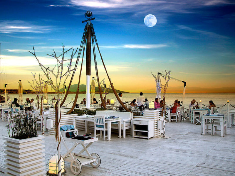 Isis Hotel & Spa