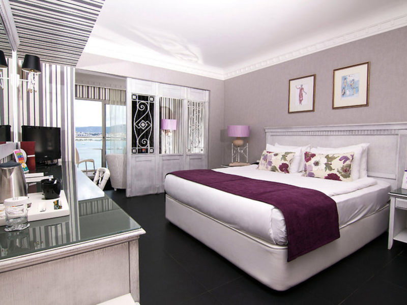 Isis Hotel & Spa