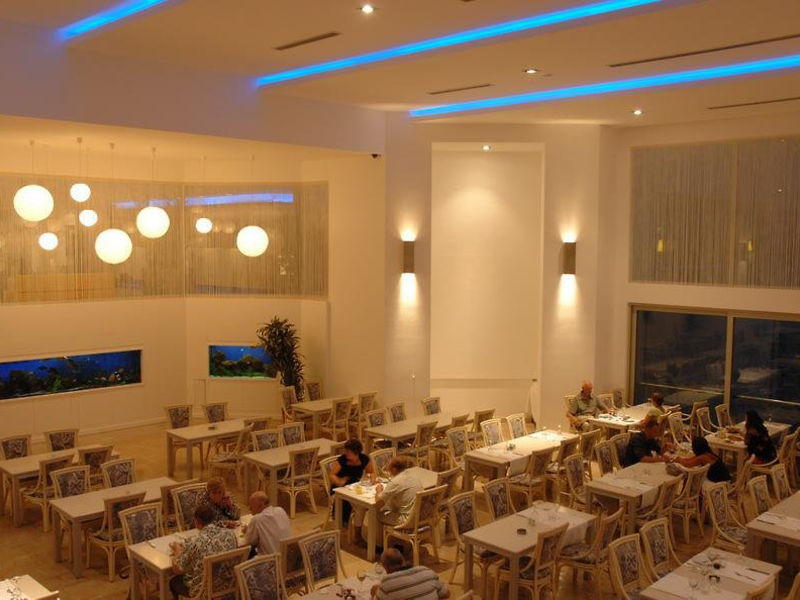 Isis Hotel & Spa