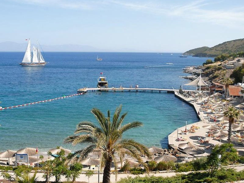 Isis Hotel & Spa