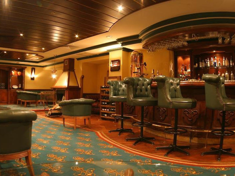 Isis Hotel & Spa