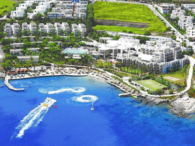 Isis Hotel & Spa