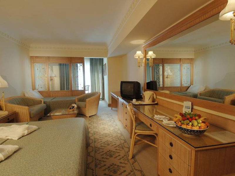 Isis Hotel & Spa