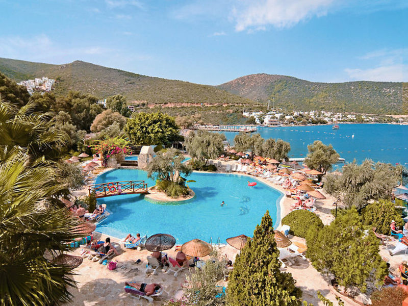 Izer Beach Club & Hotel