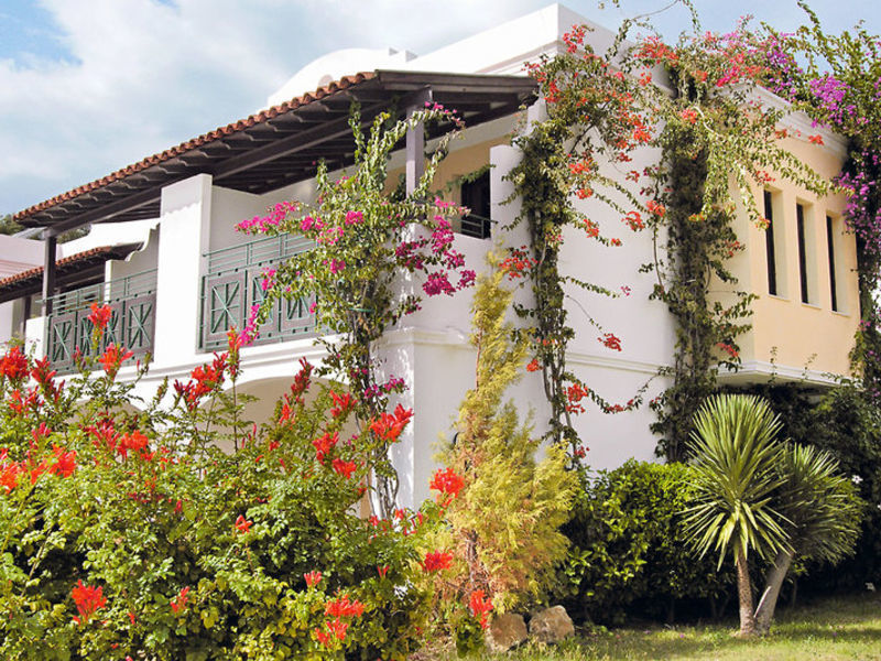 Izer Beach Club & Hotel