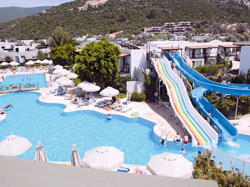 Izer Beach Club & Hotel