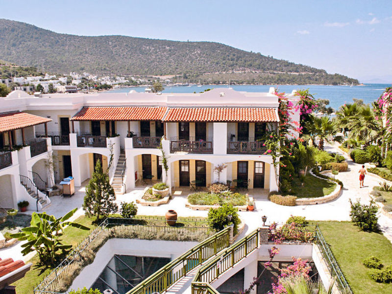 Izer Beach Club & Hotel