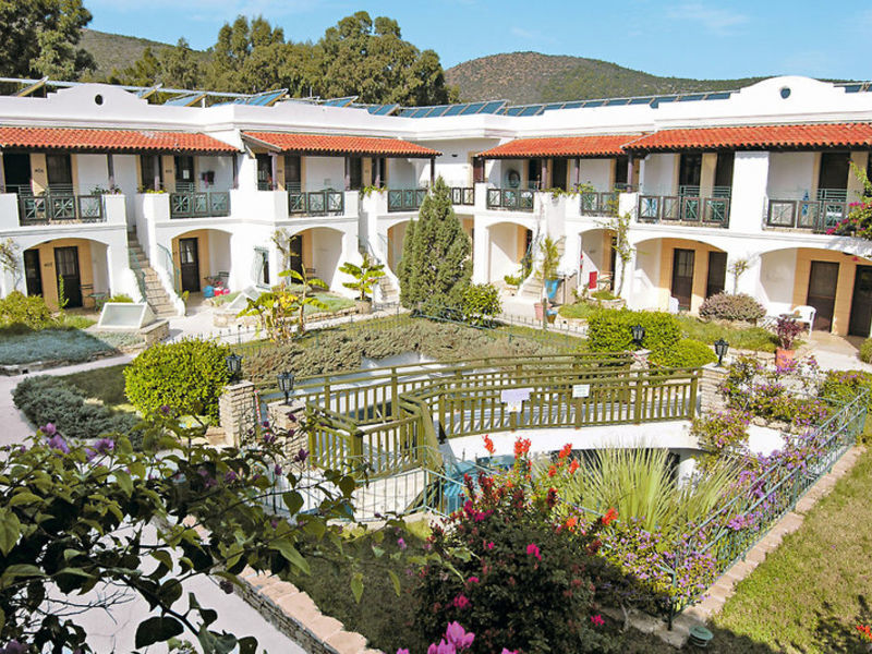 Izer Beach Club & Hotel