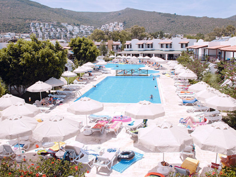 Izer Beach Club & Hotel