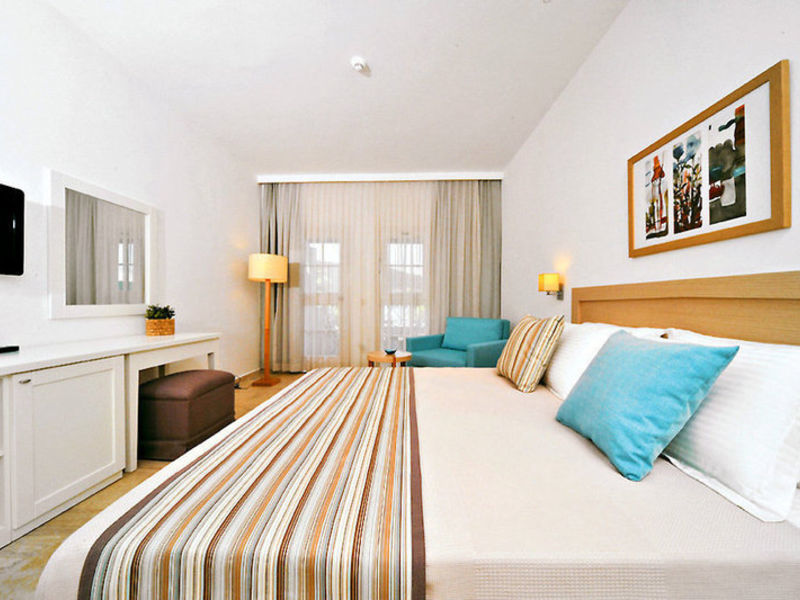 Izer Beach Club & Hotel