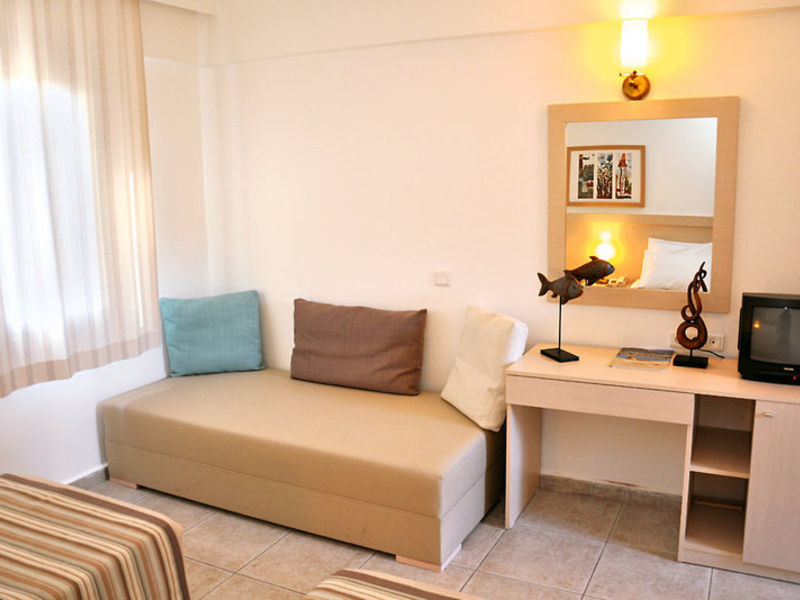 Izer Beach Club & Hotel