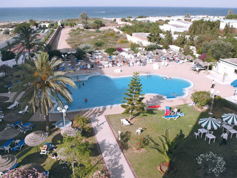 Jinene Beach