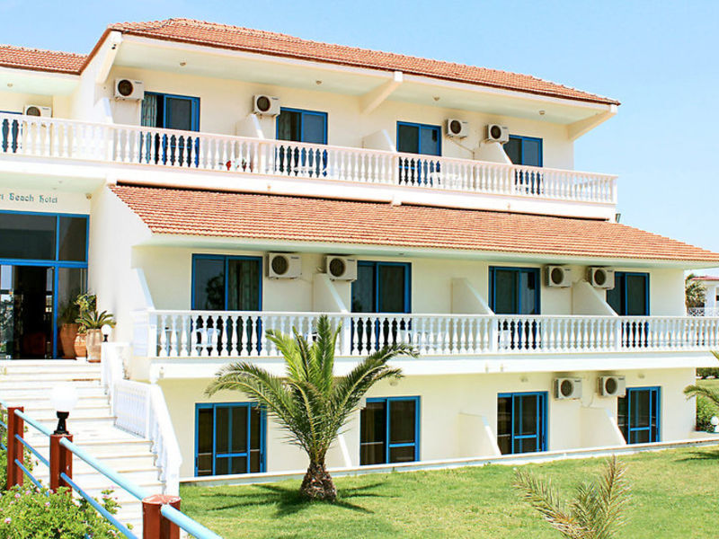 Kamari Beach