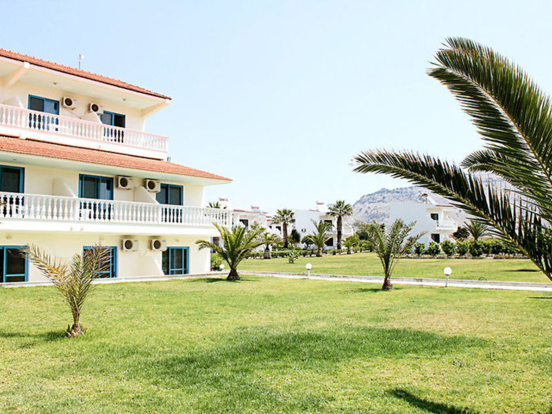 Kamari Beach