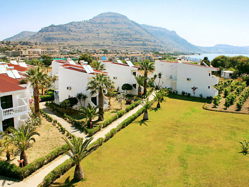 Kamari Beach