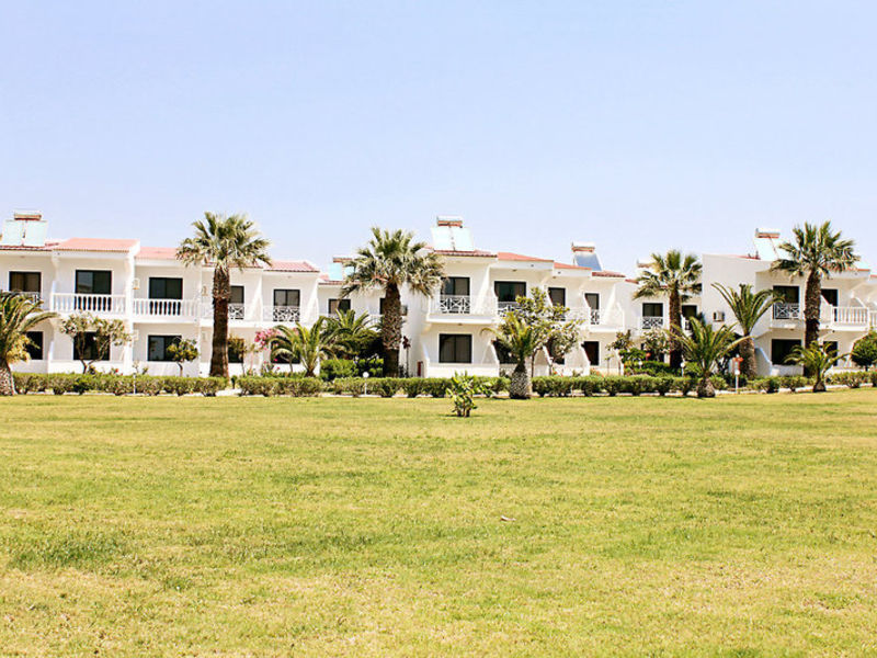 Kamari Beach