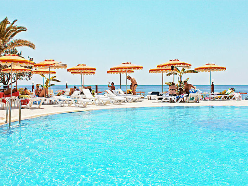 Kamari Beach