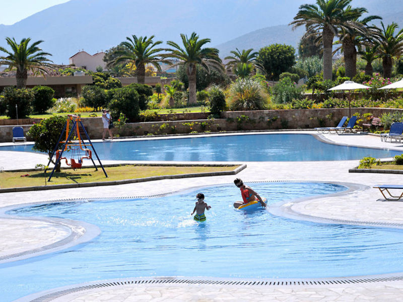 Kernos Beach Hotel & Bungalows