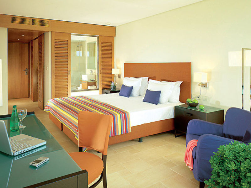 Kernos Beach Hotel & Bungalows
