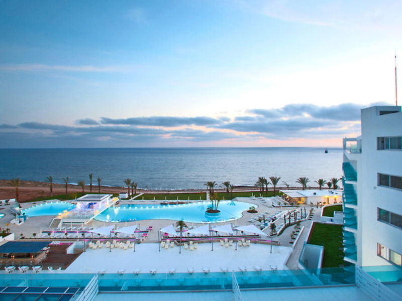 King Evelthon Beach Htl. & Res.