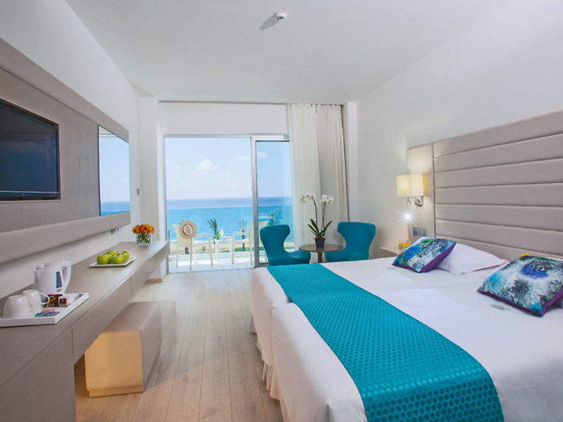 King Evelthon Beach Htl. & Res.