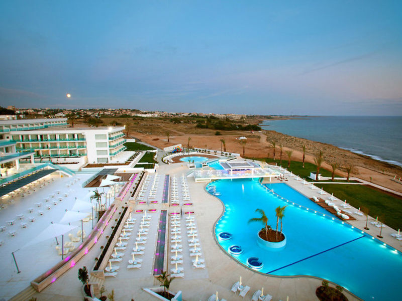 King Evelthon Beach Htl. & Res.