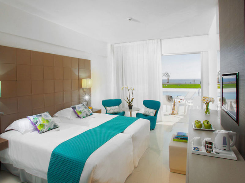 King Evelthon Beach Htl. & Res.