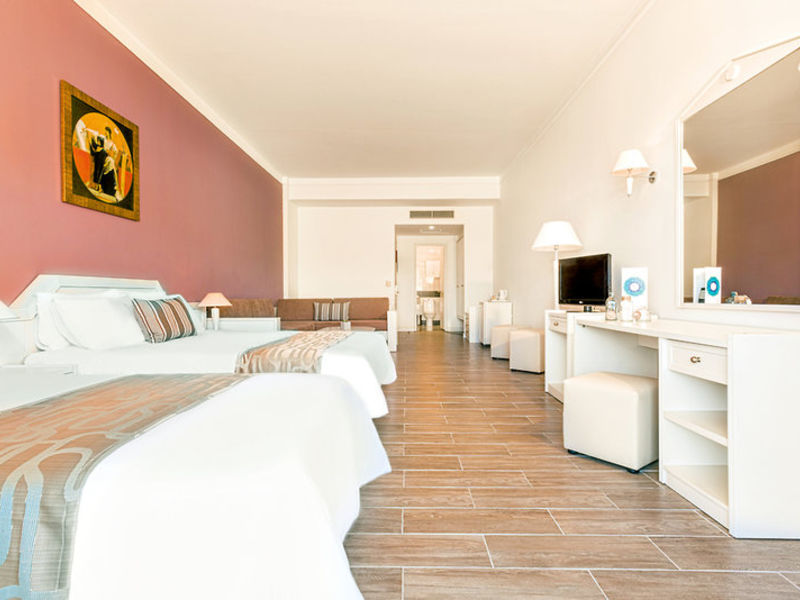Kipriotis Panorama & Suites