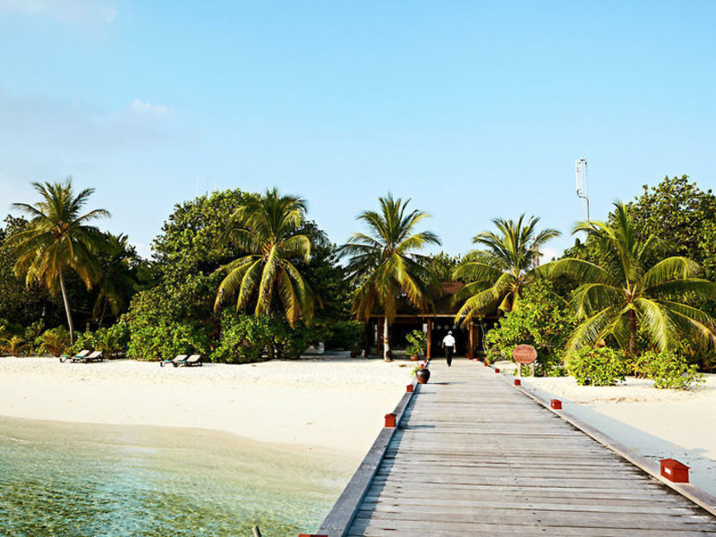 Komandoo Island Resort
