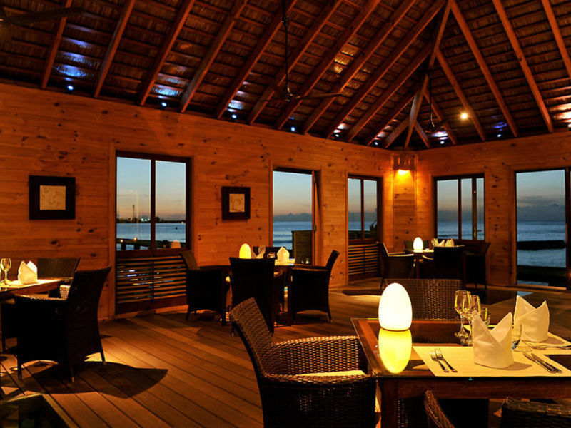Komandoo Island Resort