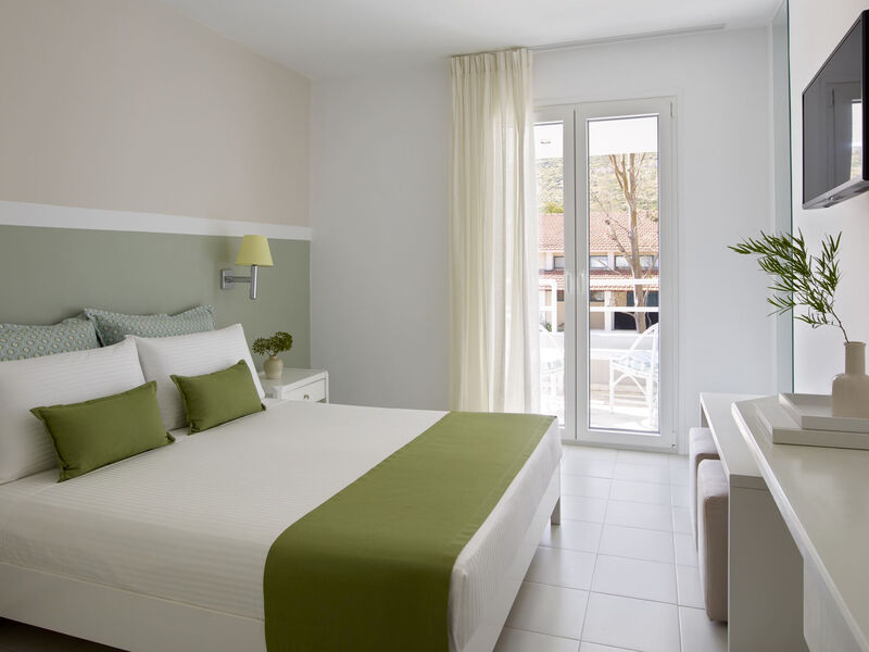 Kouros Seasight Resort