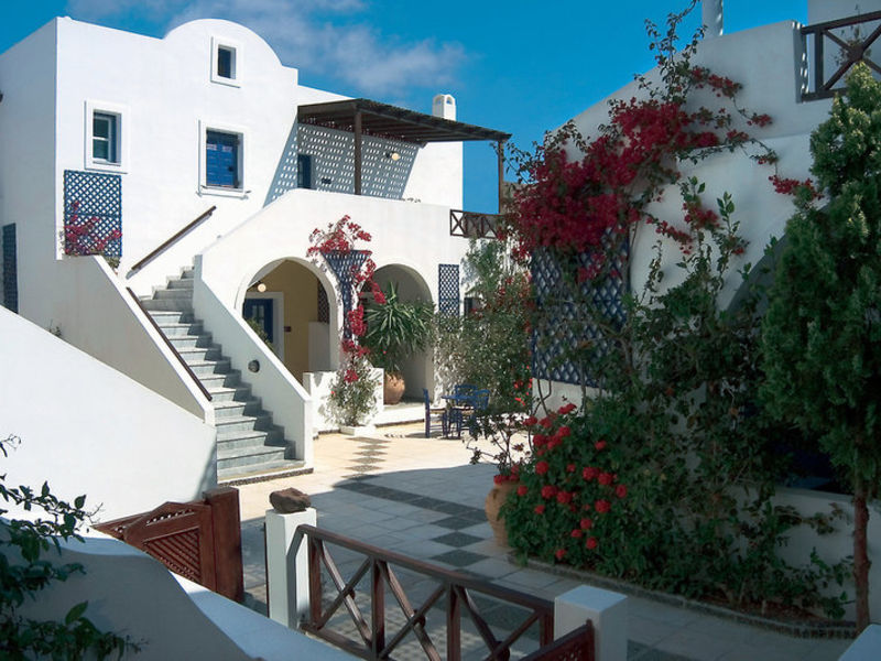 Kouros Village