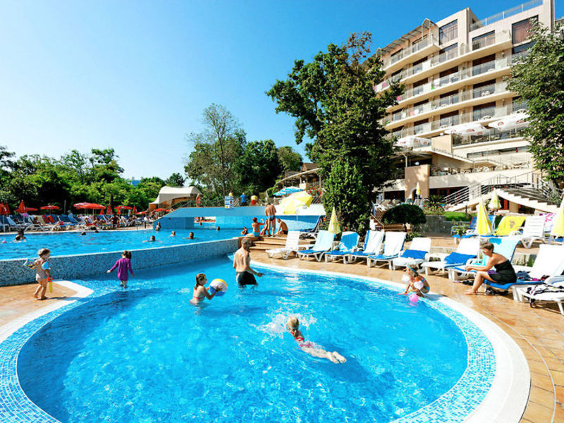 Kristal, Hotel