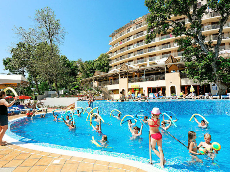 Kristal, Hotel