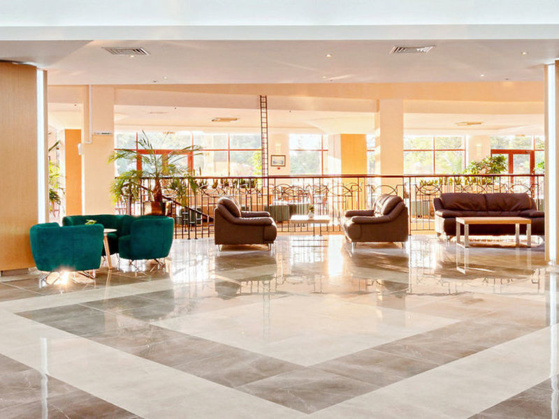 Kristal, Hotel