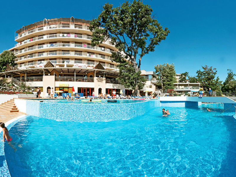 Kristal, Hotel