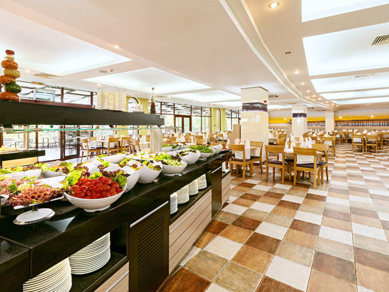 Kristal, Hotel