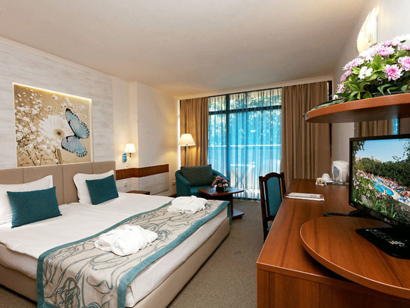 Kristal, Hotel