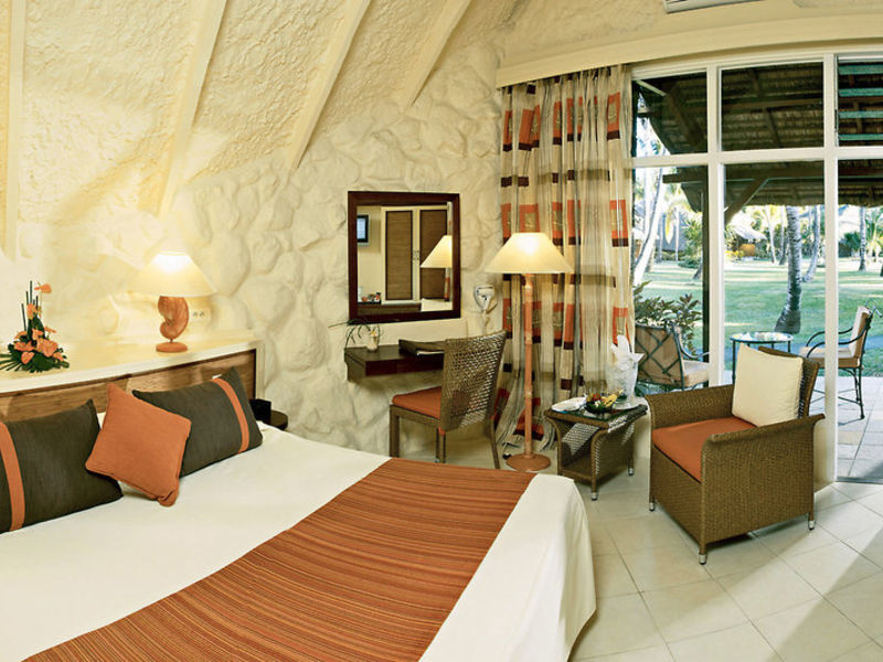 La Pirogue Resort & Spa