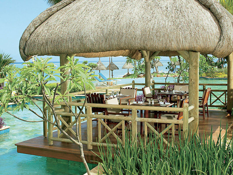 La Pirogue Resort & Spa