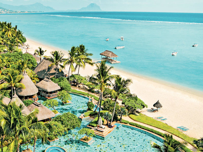 La Pirogue Resort & Spa