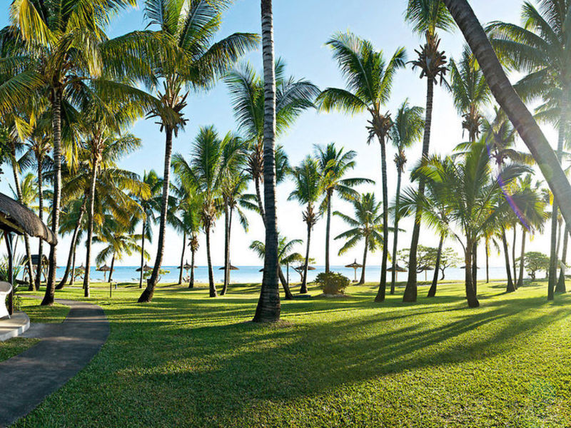 La Pirogue Resort & Spa