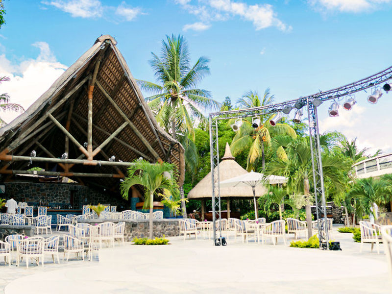 La Pirogue Resort & Spa