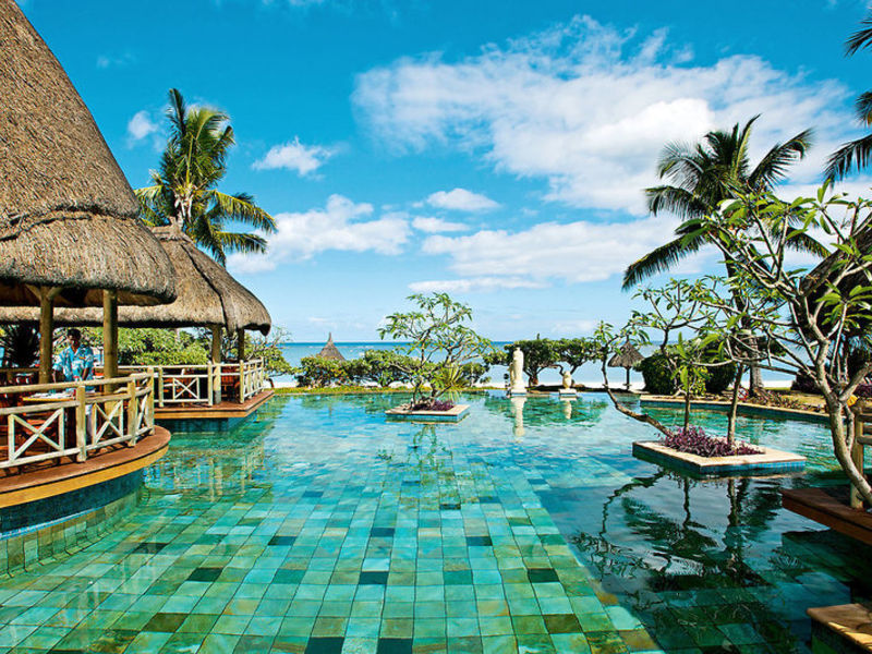 La Pirogue Resort & Spa