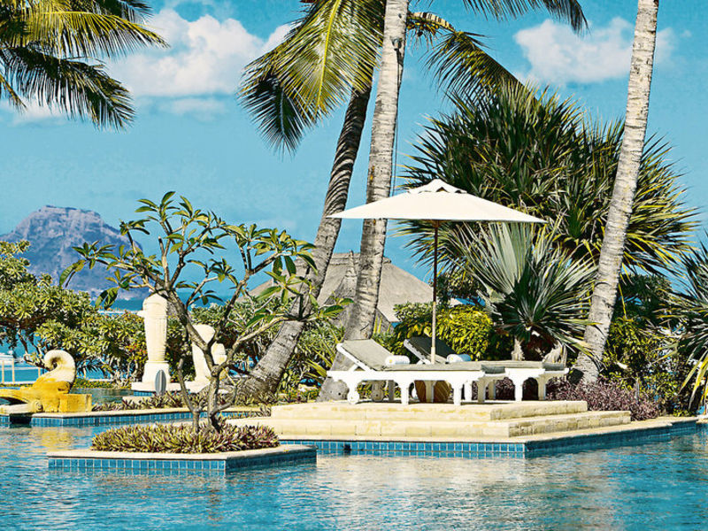 La Pirogue Resort & Spa
