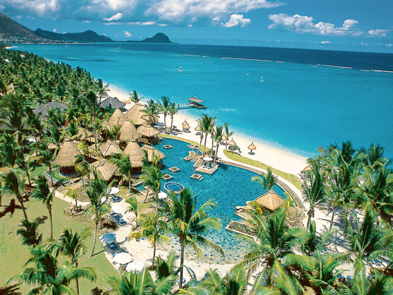 La Pirogue Resort & Spa